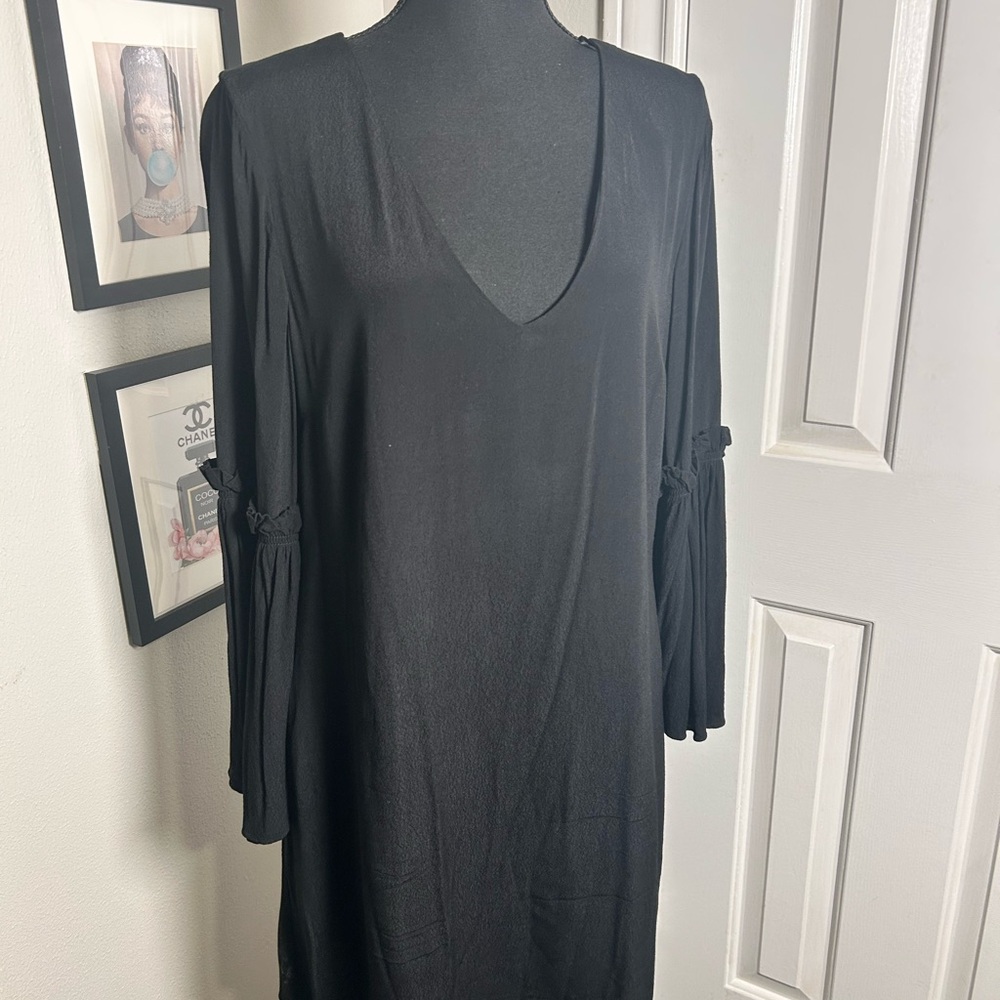 1 State Black dress